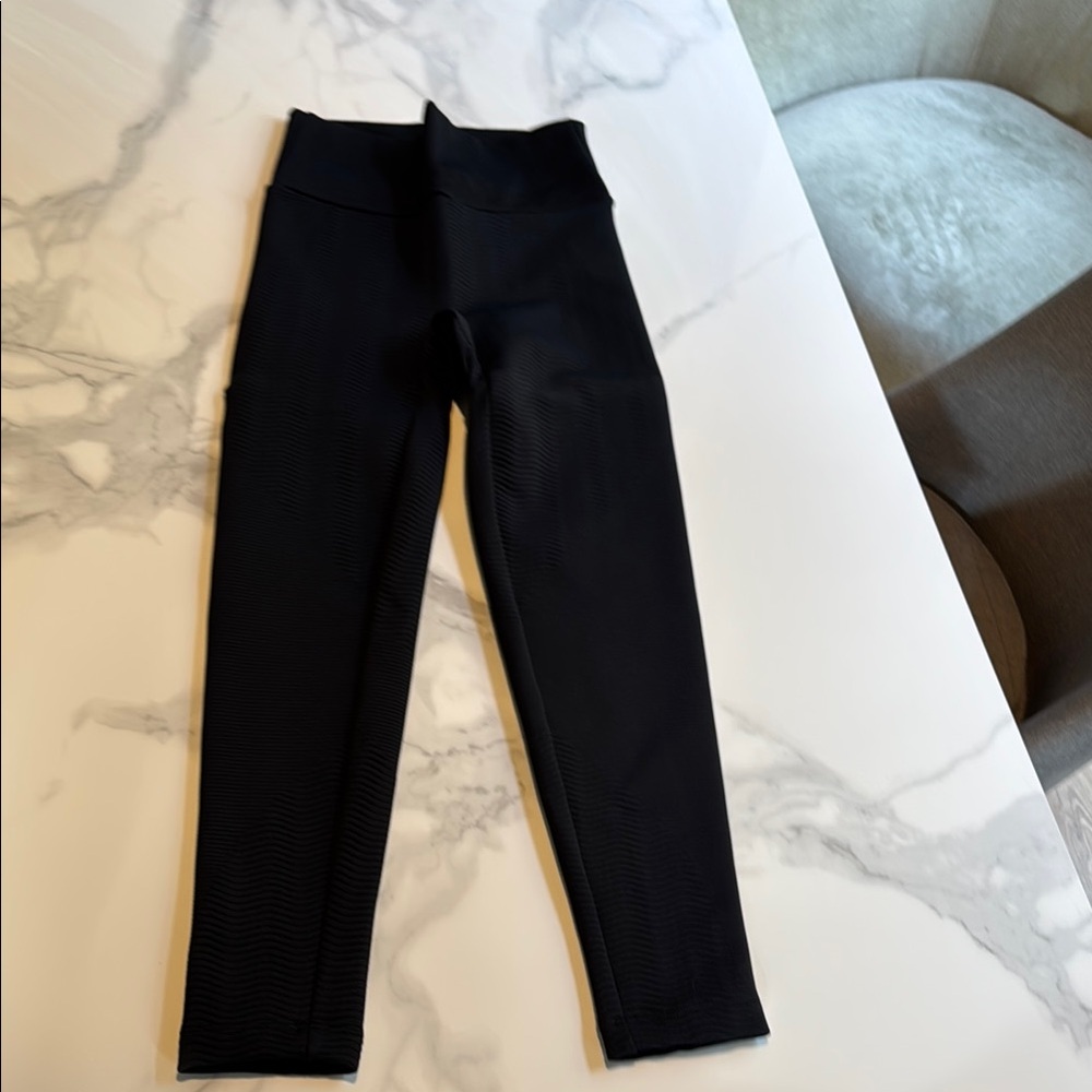 Wolford Black Form-Fitting Leggings with waves